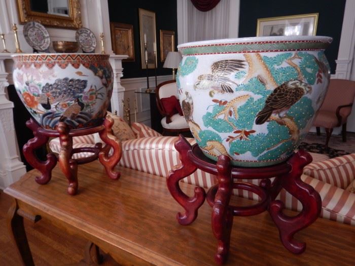 CHINESE BOWLS ON STANDS