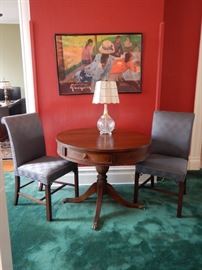 PEDESTAL TABLE