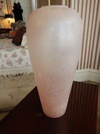 ART GLASS VASE