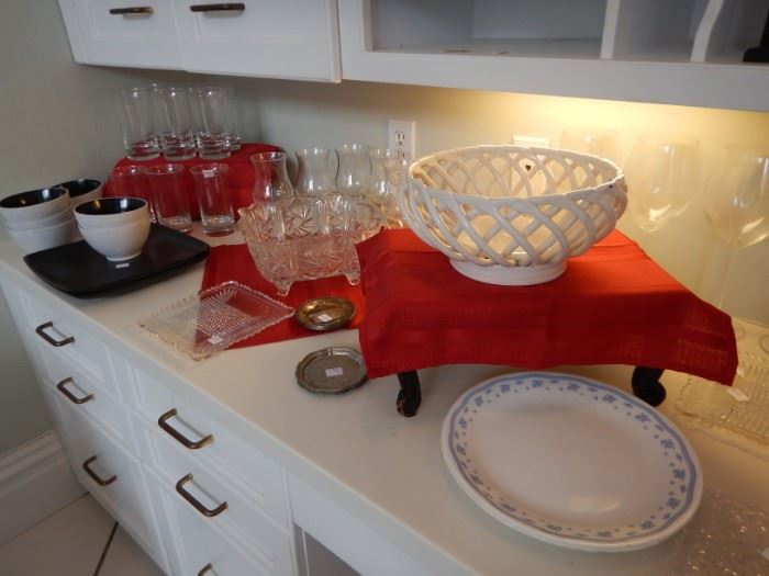 SERVING DISHES
