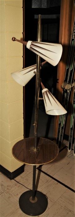 MID-CENTURY FLOOR LAMP