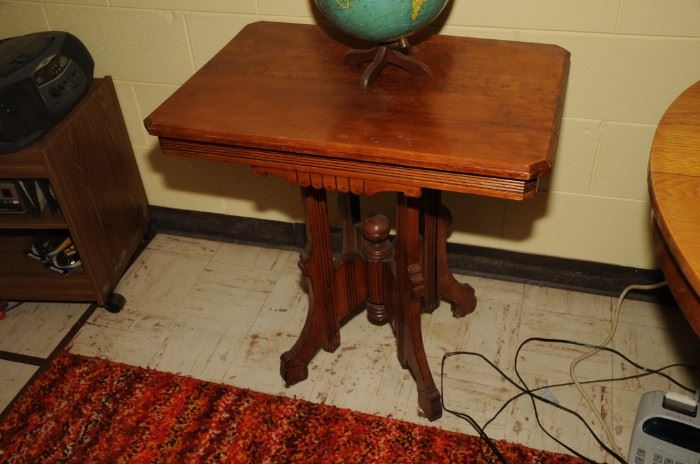 VICTORIAN SIDE TABLE 
