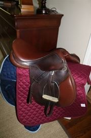 Ovation English Hunter Leather Saddle
