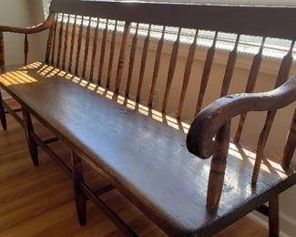 Solid one-plank settle bench with cushion
