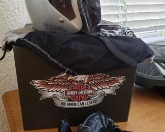 Harley Davidson helmet and gloves, used once!