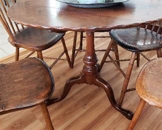 Tilt-top pie crust table, pedestal, spins