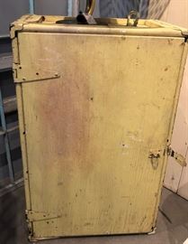 Yellow Box Trunk