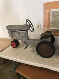 Pedal tractor 