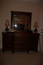 Kincaid Queen Bedroom Suite