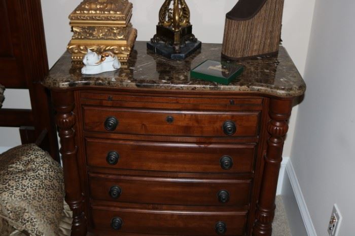 Kincaid Queen Bedroom Suite