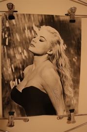 ANITA EKBERG HAND SIGNED PHOTO