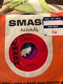 Smash Records, The Apple Thank you very much/ Your heart is just free like the wind 45RPM UK Pshychedelic rock