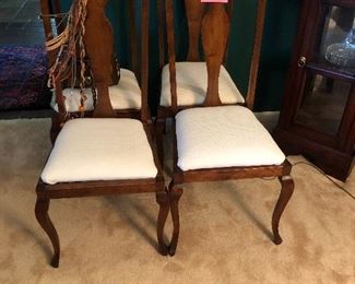 4 Queen Anne dining chairs