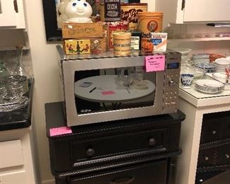 Nice 3 drawer chest and microwave