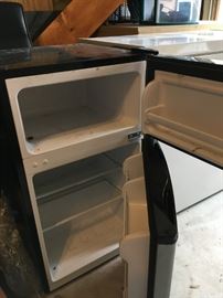 Avanti refrigerator/ freezer apartment