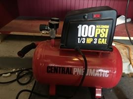 3 gal air compressor 