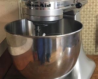 Artisan Silver KitchenAid Mixer 