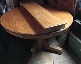 Beautiful Solid Oak Table