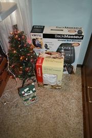 SMALL LIGHTED TREE, MASSAGER, HEATED BLANKET
