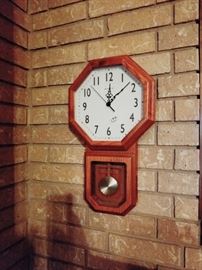 Regulator Working wall clock