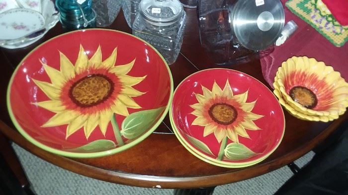 Sunflower Bowl Set   
Certified International  
By nel