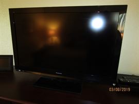 42" TV.. excellent condition on a stand.. 