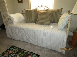 BRAND NEW TRUNDLE BED WITH OF COURSE 2 MATTRESSES.. METAL BED THAT BEAUTIFUL AND THE MATTRESSES ARE BRAND NEW.. SLEPT ON 2 TIMES