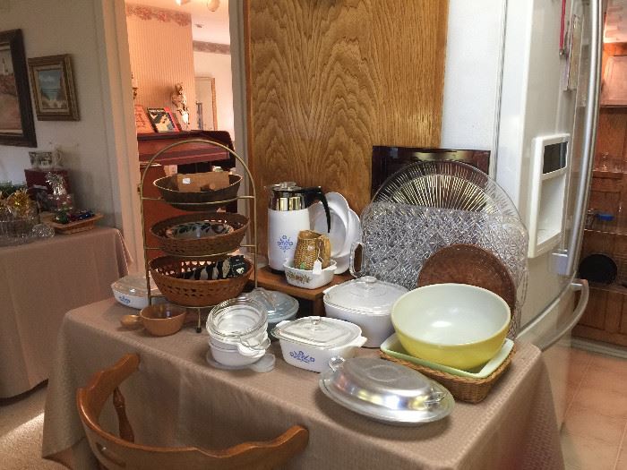 Pyrex, Corning ware and baking items