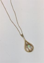 14 K GOLD AND OPAL NECKLACE