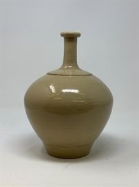 CHINESE EARLY QING DYNASTY POTTERY VASE