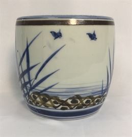 ANTIQUE BLUE AND WHITE CHINESE PLANTER