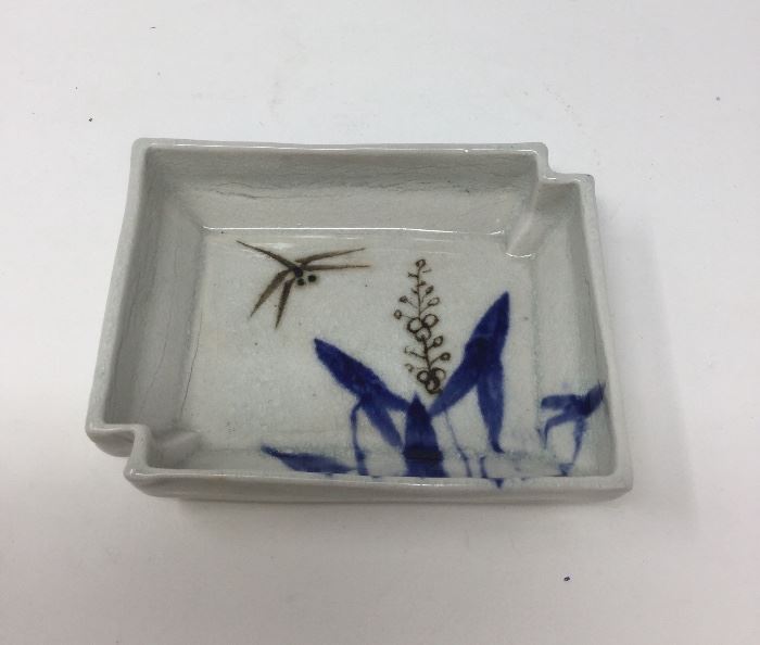 CHINESE ANTIQUE PORCELAIN SMALL DISH