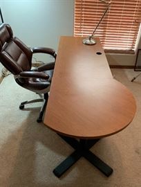 Contemporary 3-Piece Office Desk (Desk/Cab/Table)	28x 47x23.5in	HxWxD