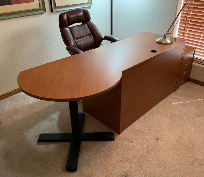 Contemporary 3-Piece Office Desk (Desk/Cab/Table)	28x 47x23.5in	HxWxD