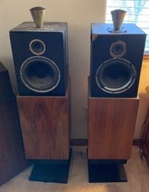 Infinity WTLC Vintage Speakers	38x1.5x11.5in	HxWxD