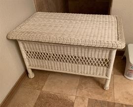 White Wicker Chest/Cab 18x33x20in HxWxD