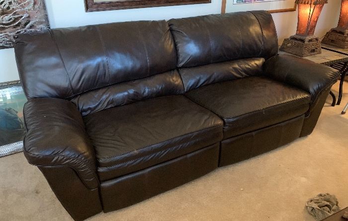 Brown Leather Reclining Sofa/Couch	41x94x44in	HxWxD
