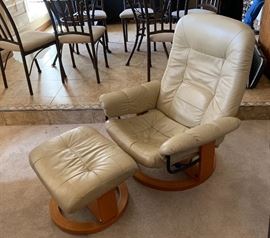 Leather Ekornes Style Lounge Chair w/ Ottoman AS-IS 37X39X24IN HxWxD