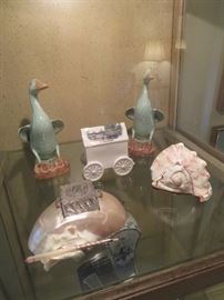 MORE CHINESE PORCELAIN FIGURES & VICTORIAN ERA INKWELL MADE OF REAL SHELL 