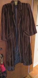 ELEGANT FULL LENGTH MINK COAT - ALSO FROM FROST BROTHERS