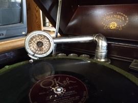 Columbia Grafonola crank record player