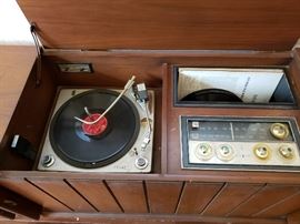Working vintage Zenith console