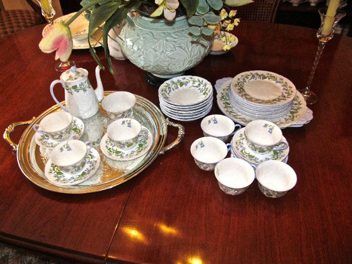 COMPLETE SERVICE FOR 8 SHELLY HARBELL CHINA TEA SET( CAN BE WASHED IN DISHWASHER, WE TESTED IT)