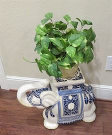 Elephant plant stand