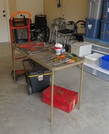 Tools, dolly