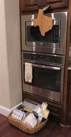 Texas cutting board, baking pans