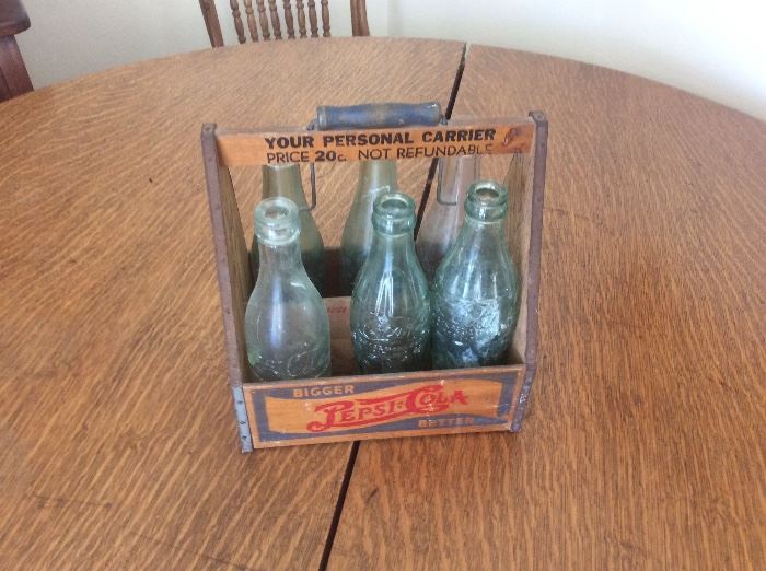 Orginal Pepsi wood carrier. Vintage coke bottles 