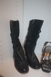 UGG LEATHER BOOTS SIZE 8