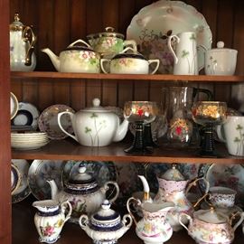 Tea sets and chocolate sets