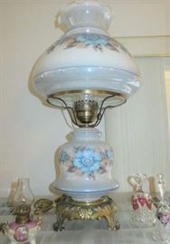 Hand Blown Gone With The Wind Hurricane Lamp